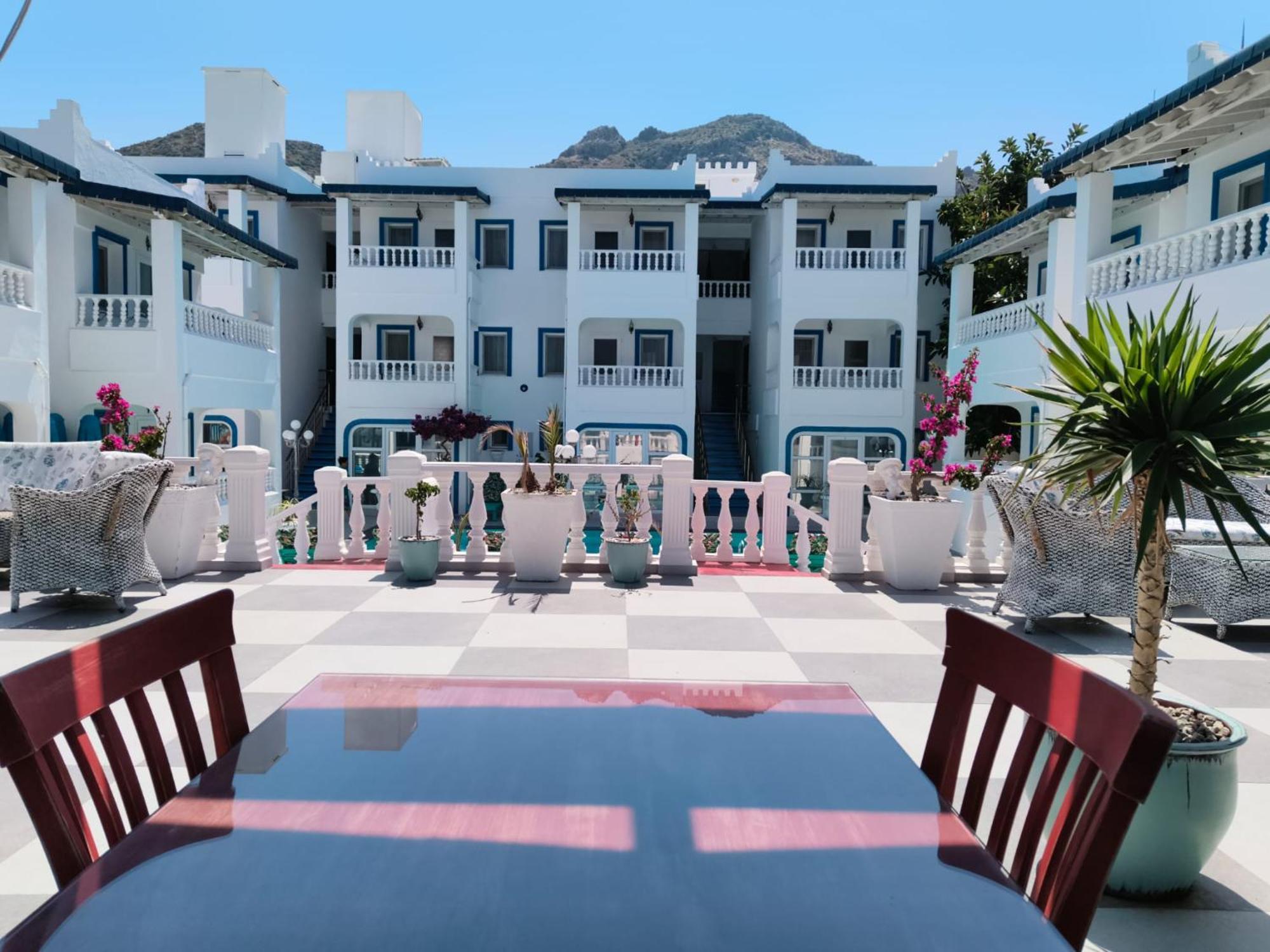 Bahama Art Hotel ทูร์กุทริส ภายนอก รูปภาพ