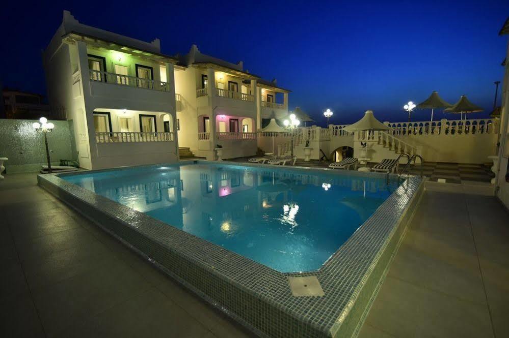 Bahama Art Hotel ทูร์กุทริส ภายนอก รูปภาพ